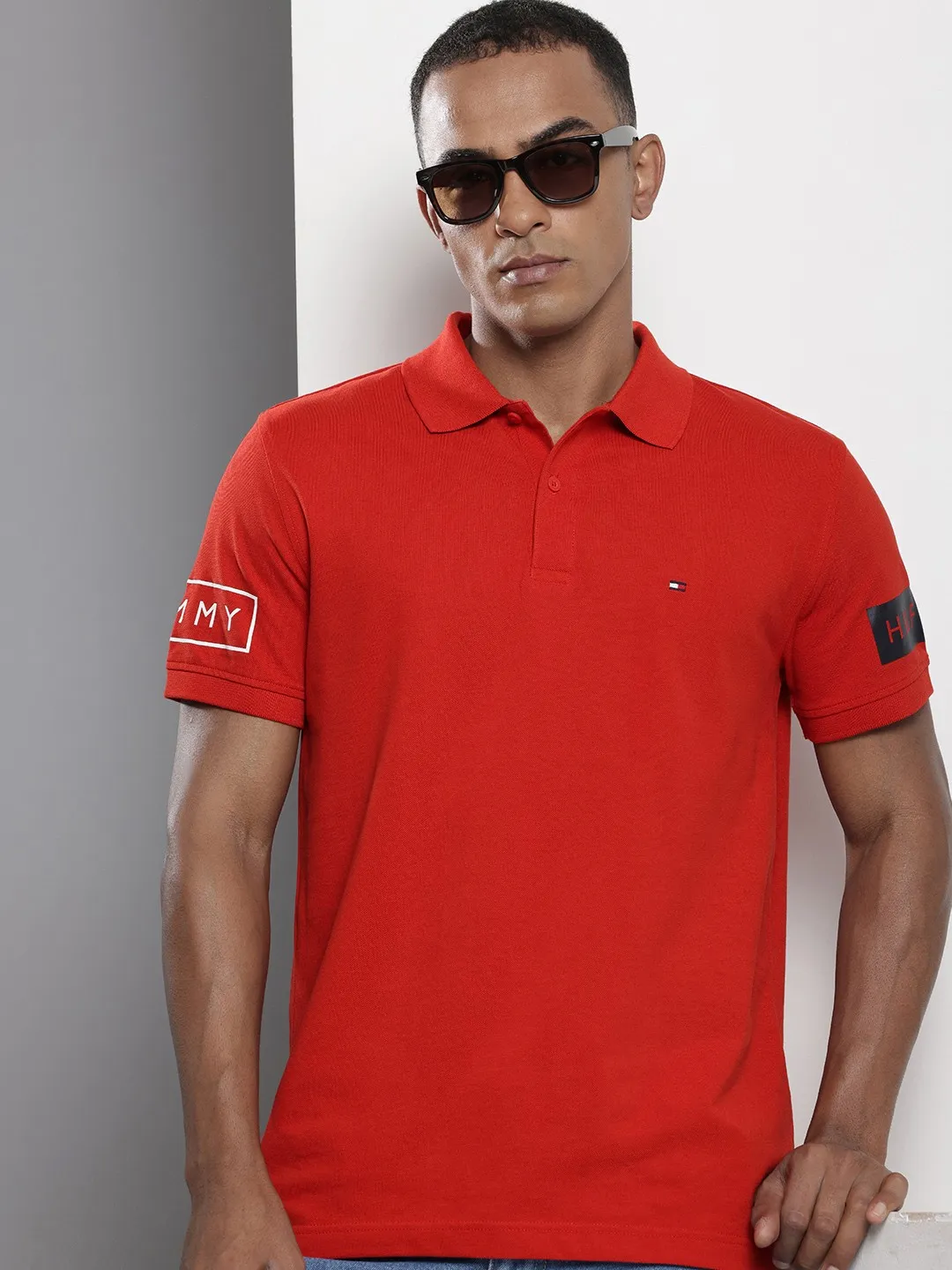 Tommy Hilfiger Polo collar t-shirt with the brand's logo printed on pure cotton
